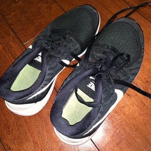 Black Nike Free Run 2.0 Girls size 4